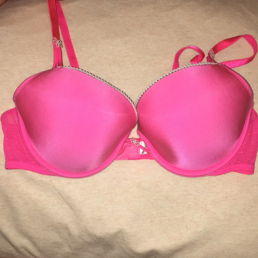 Victoria’s Secret hot pink bra